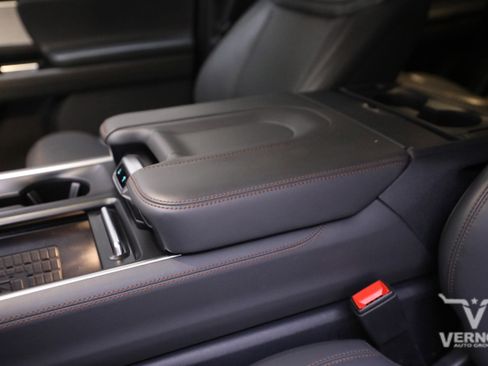 Used 2025 Ford Expedition Active image 15