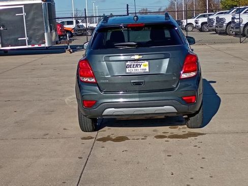Used 2018 Chevrolet Trax LT w/ LT Convenience Package image 11