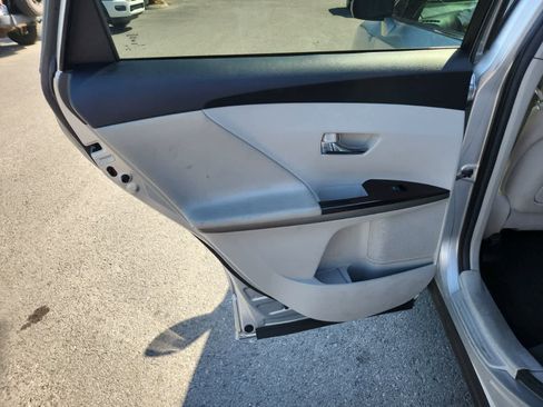 Used 2011 Toyota Venza w/ Convenience Pkg FWD image 27