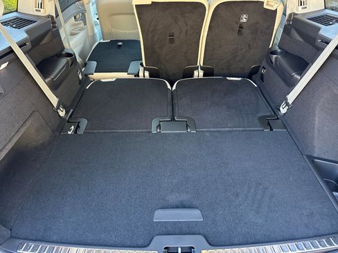 New 2025 Volvo XC90 B6 Ultra image 13