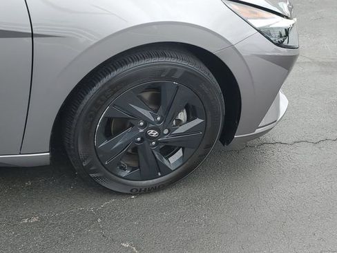 Certified 2023 Hyundai Elantra SEL FWD image 6