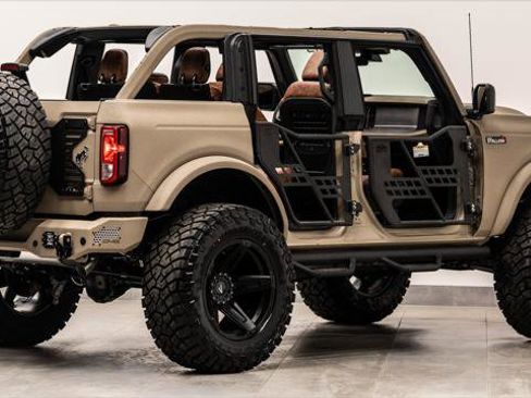 Used 2025 Ford Bronco Outer Banks AWD/4WD image 6