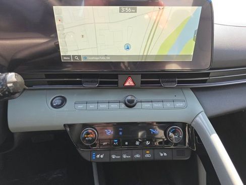 Certified 2025 Hyundai Elantra Limited image 14