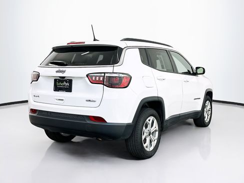 Used 2025 Jeep Compass Latitude AWD/4WD image 9