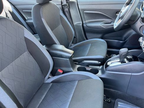 Used 2025 Nissan Versa SV FWD image 40