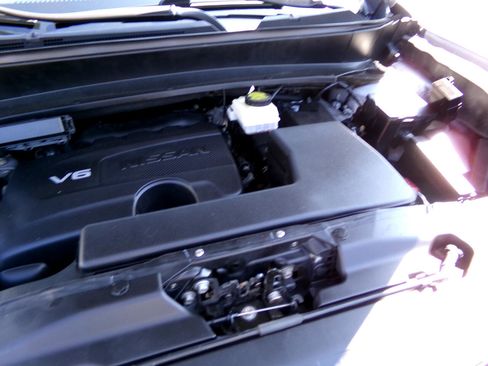 Used 2019 Nissan Pathfinder SV image 30