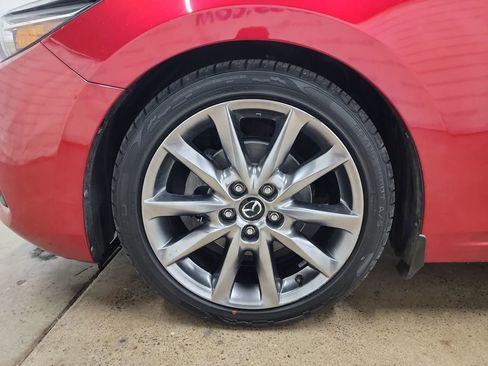 Used 2018 MAZDA MAZDA3 Grand Touring w/ Premium Equipment Package image 16