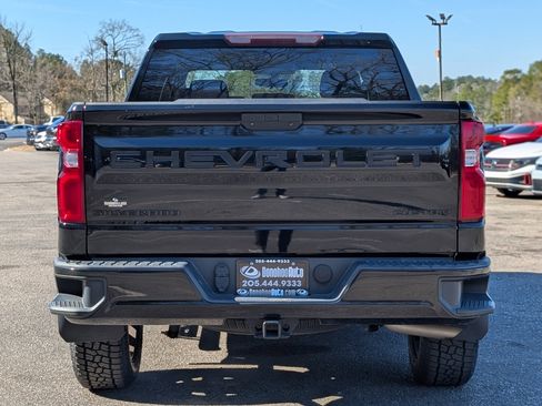 Used 2020 Chevrolet Silverado 1500 Custom w/ Custom Value Package image 8