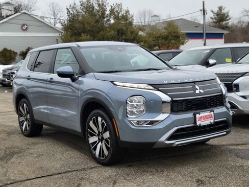 New 2026 Mitsubishi Outlander SE image 7