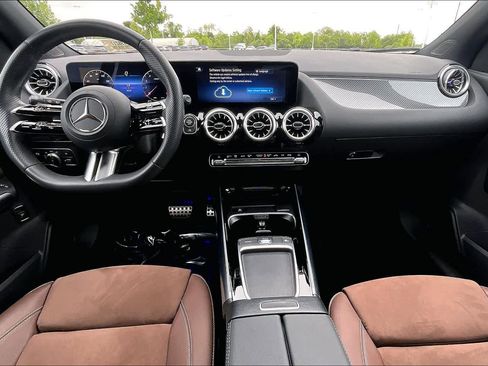 Used 2025 Mercedes-Benz GLA 250 image 14