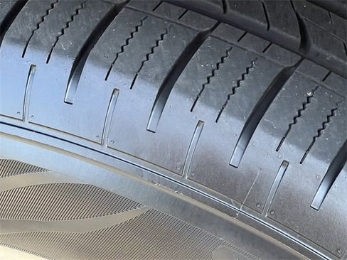 Used 2021 Jeep Grand Cherokee Laredo image 8