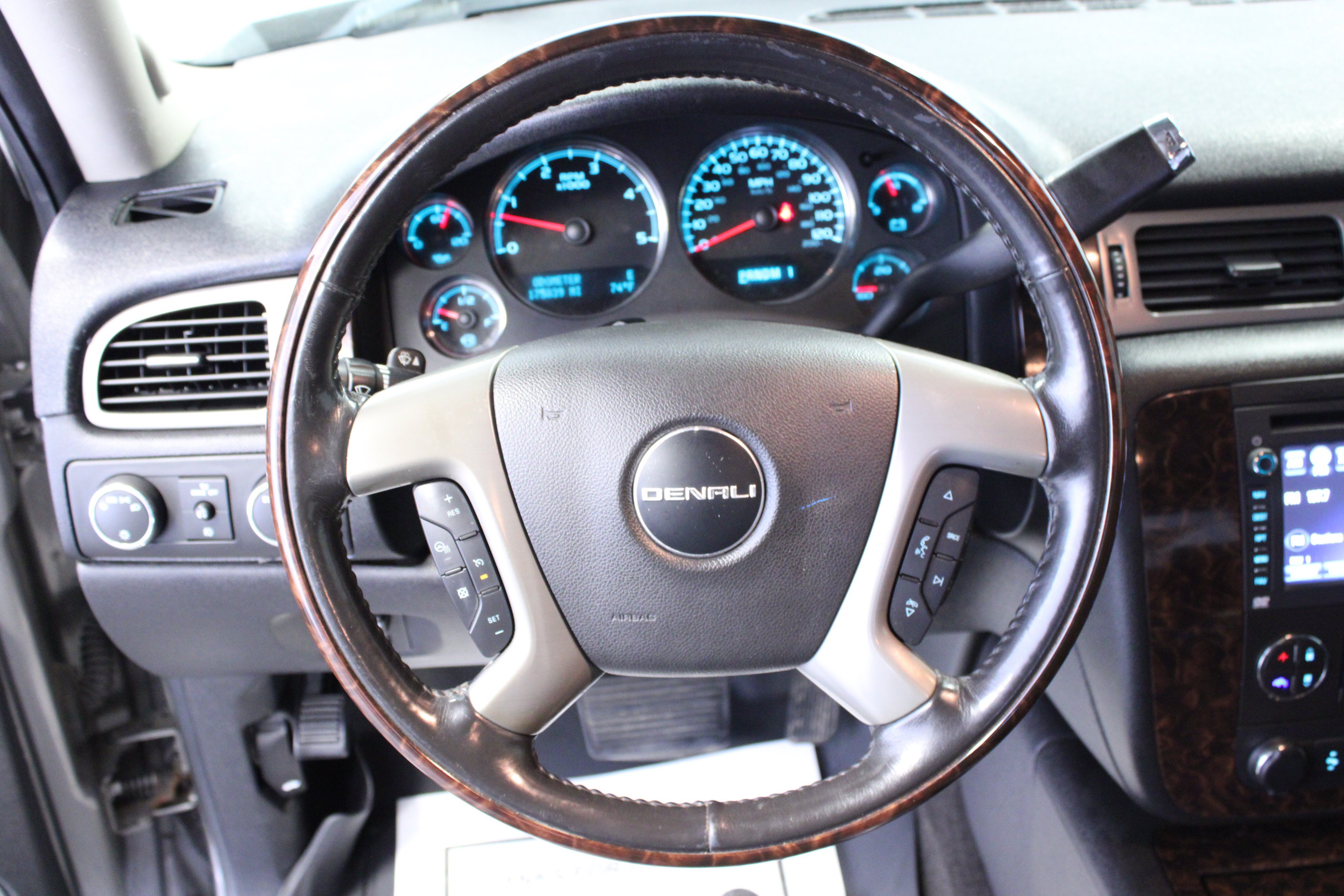 Used 2013 GMC Sierra 2500 Denali AWD/4WD image 17