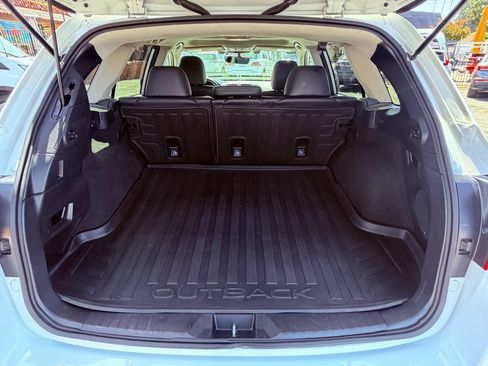Used 2018 Subaru Outback 2.5i Limited AWD/4WD image 21