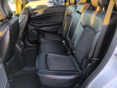 Used 2020 Ford Edge ST-Line image 12