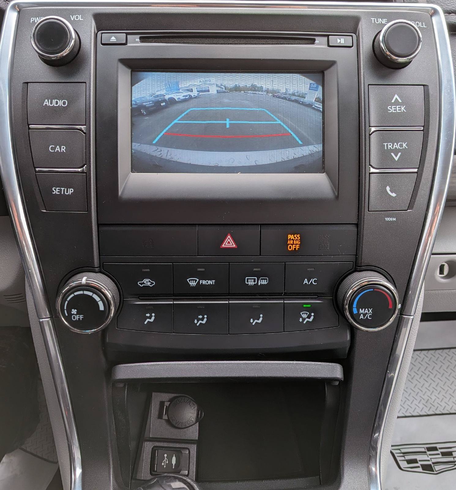 Used 2016 Toyota Camry LE FWD image 18