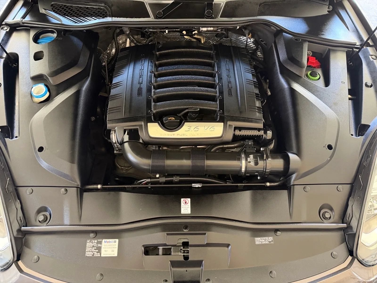 Used 2016 Porsche Cayenne AWD/4WD image 21