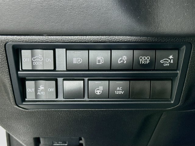 Used 2025 Toyota Tundra Platinum AWD/4WD image 10