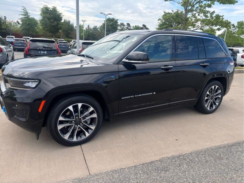 Used 2022 Jeep Grand Cherokee Overland AWD/4WD image 33