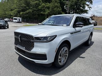 Used 2025 Lincoln Navigator L Reserve AWD/4WD video 3