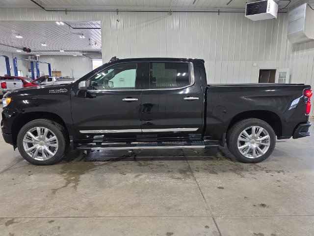 Used 2024 Chevrolet Silverado 1500 High Country w/ High Country Premium Package AWD/4WD image 5