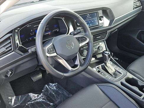 Used 2024 Volkswagen Jetta SE image 10