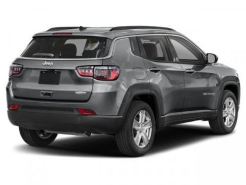 Used 2022 Jeep Compass Latitude w/ Convenience Group AWD/4WD image 5