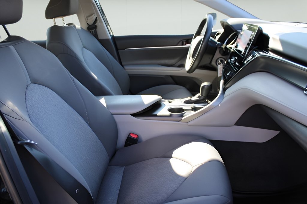 Used 2022 Toyota Camry LE AWD/4WD image 25