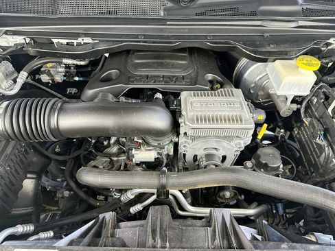 Used 2024 RAM 1500 Laramie AWD/4WD image 32