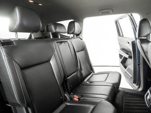 Used 2018 Volkswagen Atlas SE FWD image 19