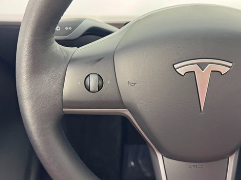 Used 2023 Tesla Model Y Long Range image 19