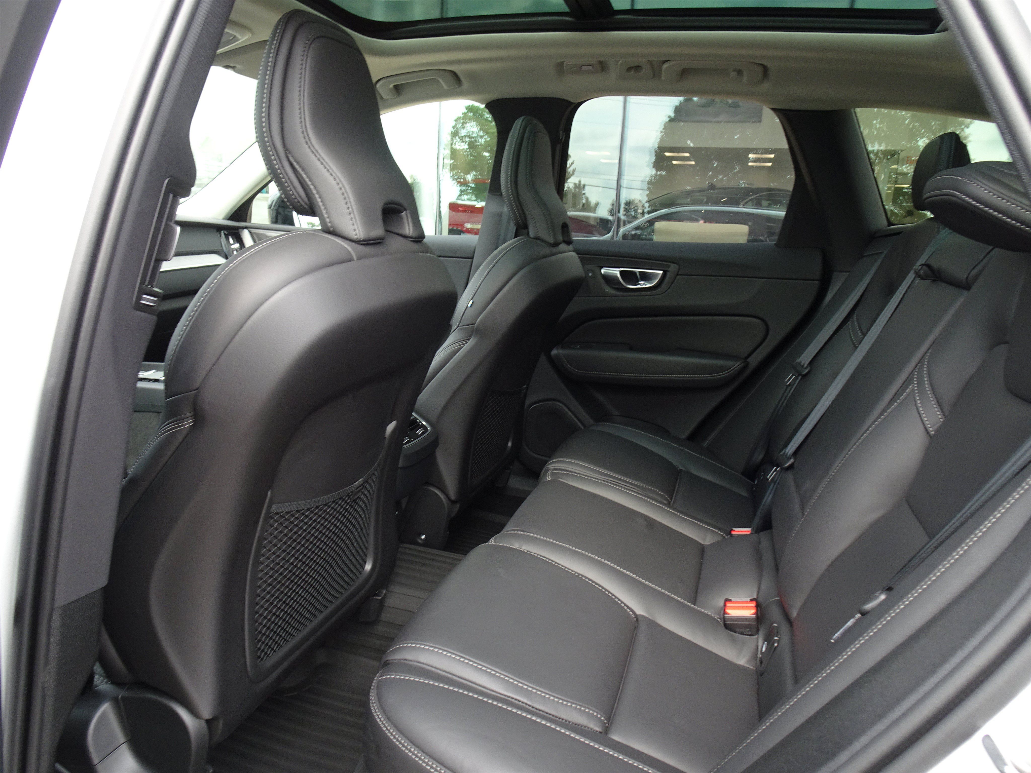 Used 2025 Volvo XC60 B5 Ultra w/ Protection Package Premier AWD/4WD image 15