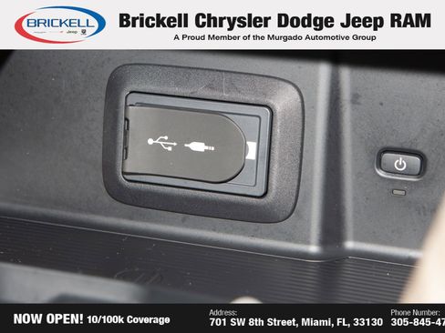 Used 2022 Toyota Venza XLE image 24