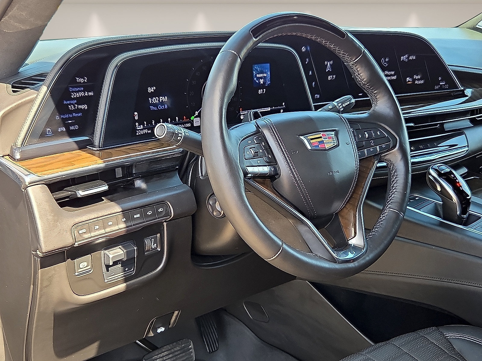 Used 2024 Cadillac Escalade ESV Sport Platinum w/ LPO, ONYX Package AWD/4WD image 14