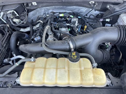 Used 2019 Ford F150 XLT w/ Equipment Group 302A Luxury image 11