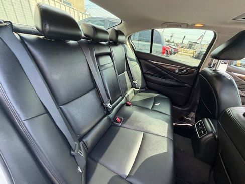 Used 2019 INFINITI Q50 Luxe w/ Essential Package (3.0T Luxe) RWD image 17