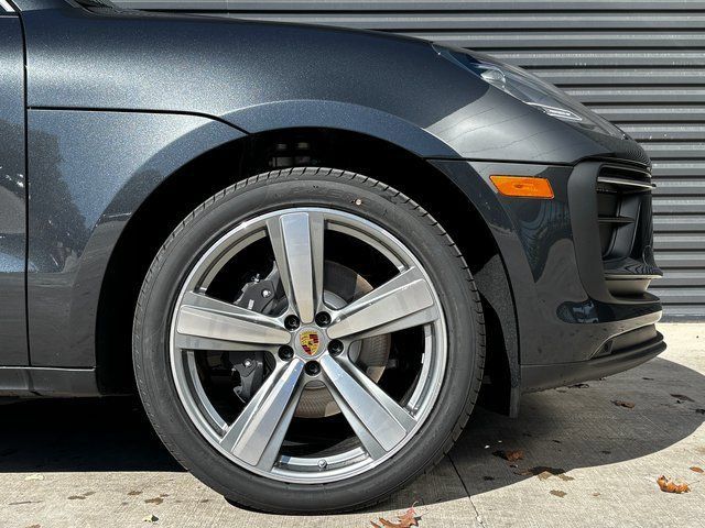 Certified 2026 Porsche Macan AWD/4WD image 11
