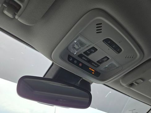 Used 2017 Chevrolet Malibu Premier w/ Premier Sun and Wheel Package image 18