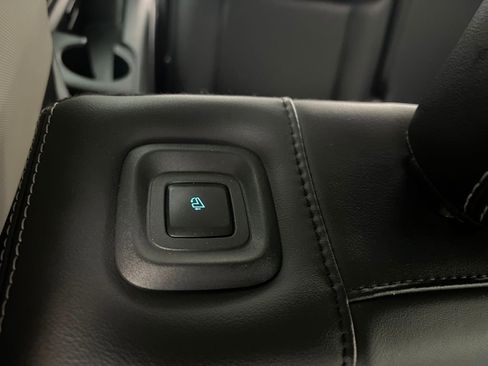 Used 2025 Ford Expedition Platinum image 21