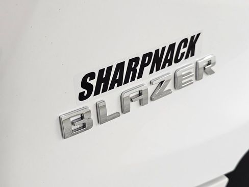 Used 2025 Chevrolet Blazer LT FWD image 25