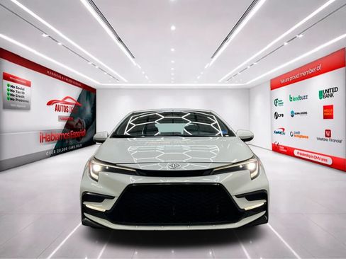 Used 2024 Toyota Corolla SE FWD image 2