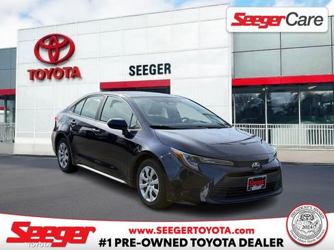 Used 2023 Toyota Corolla LE image 1