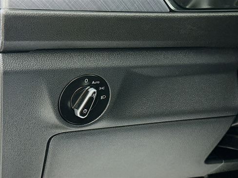 Used 2024 Volkswagen Jetta SE image 10