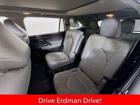 Certified 2021 Toyota Highlander Platinum AWD/4WD image 8