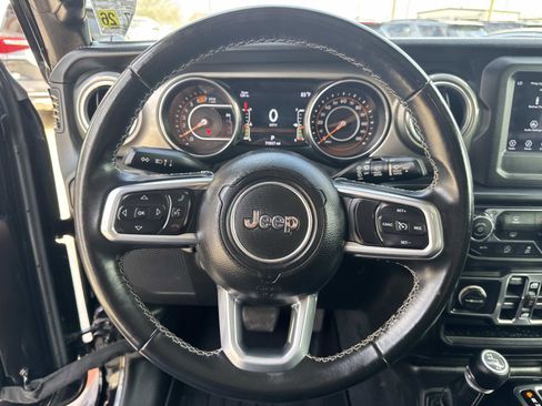 Used 2019 Jeep Wrangler Unlimited Sahara image 21