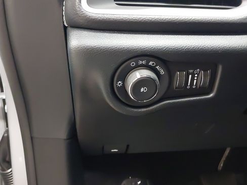 New 2026 Chrysler Pacifica Select image 23