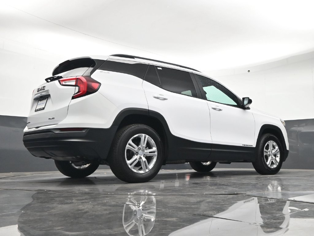 Certified 2022 GMC Terrain SLE w/ Driver Convenience Package AWD/4WD image 28