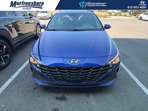 Used 2021 Hyundai Elantra SEL w/ Convenience + Premium Package FWD image 2