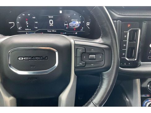Used 2022 GMC Yukon XL Denali image 21