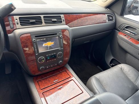 Used 2013 Chevrolet Avalanche LTZ AWD/4WD image 16