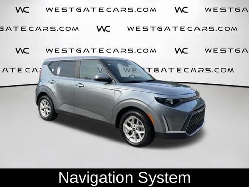 Used 2023 Kia Soul S FWD image 2